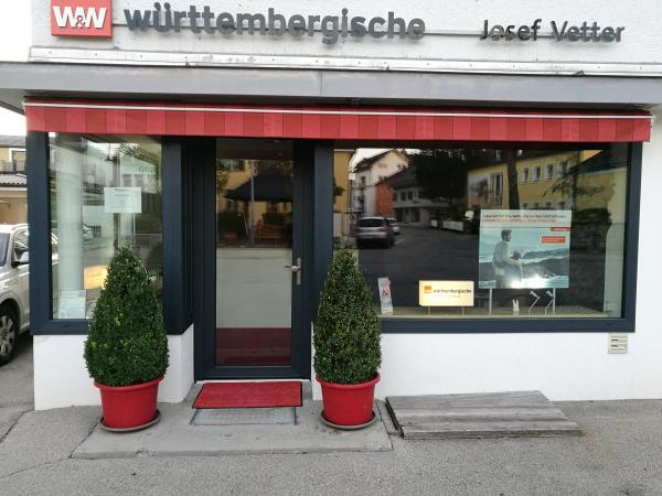 Aluminium-Verkleidung in anthrazit bei Laden 